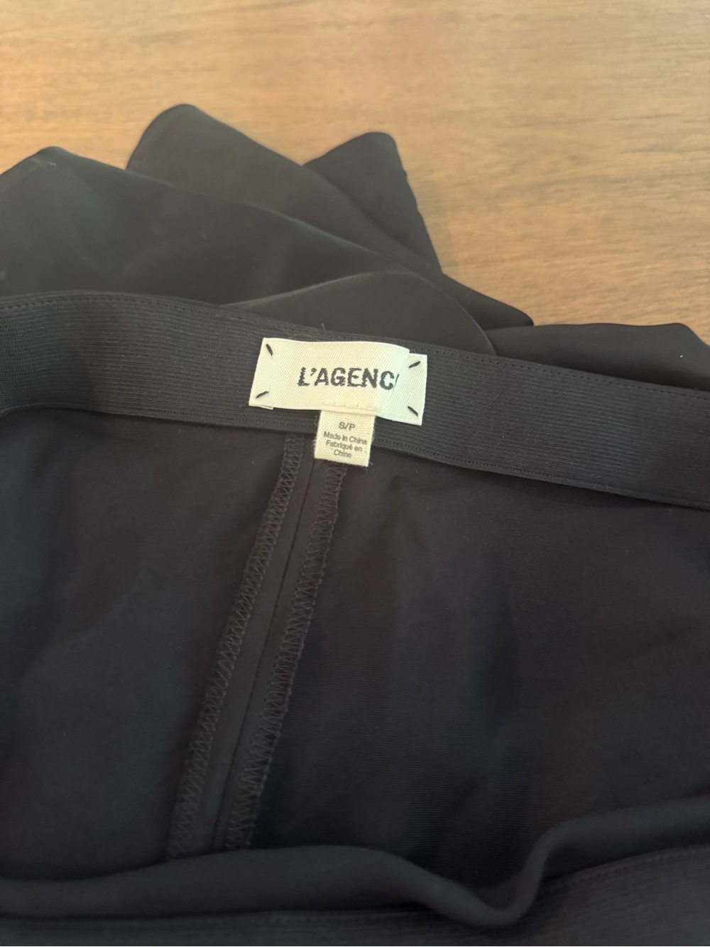 L'AGENCE Black Wide-Leg Trousers - Effortless Silhouette - Picture 3 of 6